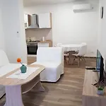 An Der Kueste Fuer 2 Personen By Interhome Апартаменты Плоче