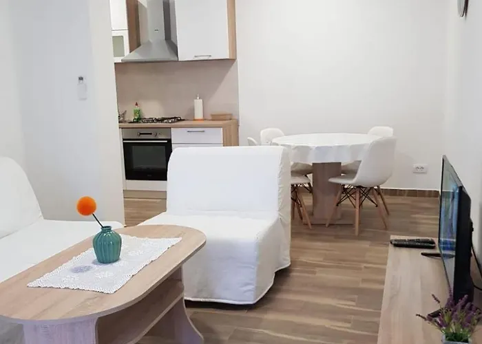 An Der Kueste Fuer 2 Personen By Interhome