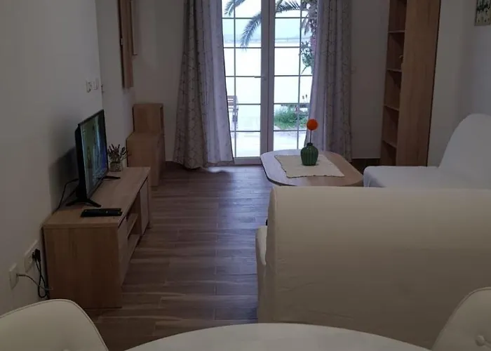 An Der Kueste Fuer 2 Personen By Interhome Ploce (Dubrovnik-Neretva)